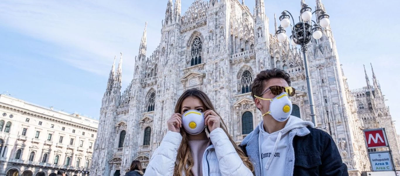 Ιταλία: «Τσουχτερό» πρόστιμο σε όσους πετούν «δεξιά και αριστερά» τη μάσκα και τα γάντια τους